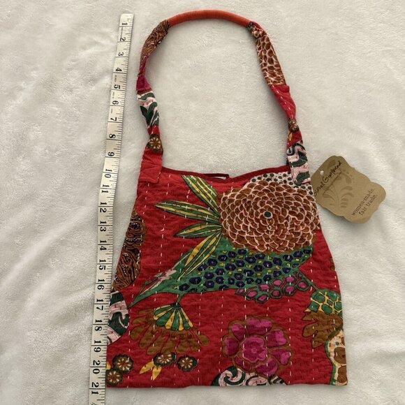 Hand Stitched Kantha Hobo Bag Red Floral Tropical Design - Picture 8 of 11